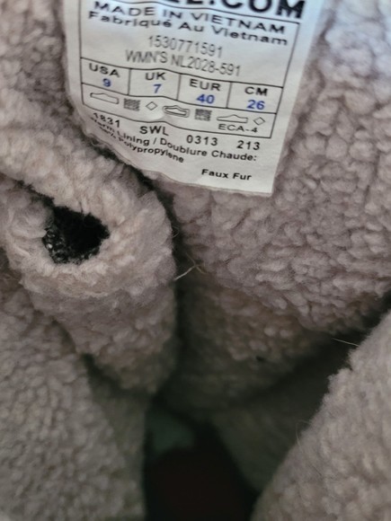 Women's size 9 Sorel Waterproof boots - Picture 5 of 6